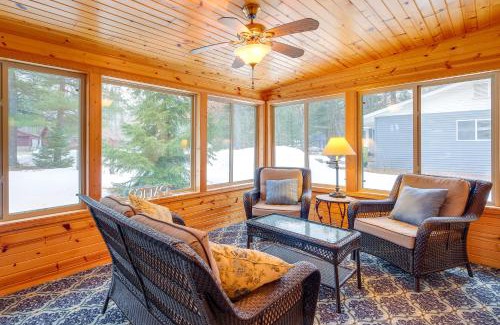 Higgins Lake House | Cozy Cottage with Sunroom - Walk to Higgins Lake!