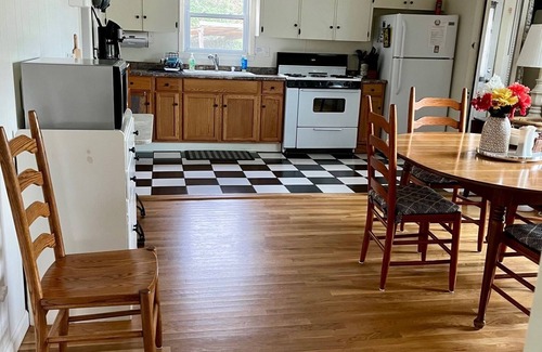 Alexander House | Cozy country home with great views and big porch. Family friendly great kitchen.