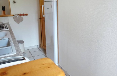 Tamerville Cottage | Cozy country house with garden and fireplace in Tamerville, 5 pers.