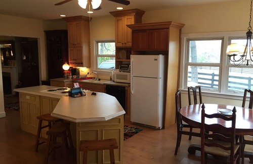 Lexington Cottage | Cozy Country Setting on 10 acres w/fishing pond, tennis and pickleball