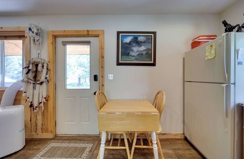 Boise Cabin | Cozy Countryside Cabin in Robie Creek Park!