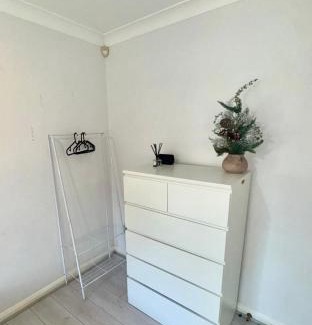 Homerton Bed & Breakfast | cozy delux bedroom in the heart of London
