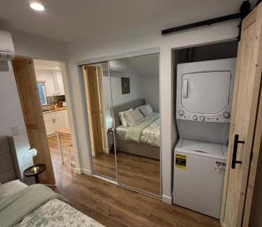 Calabasas House | Cozy Designer Guesthouse with Style - RE