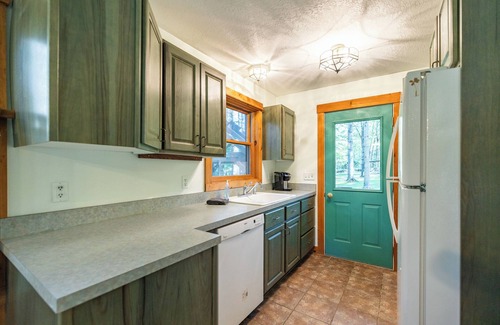 Sunday River Area Cabin | Cozy Dog Friendly Cabin 8 Miles to Sunday River