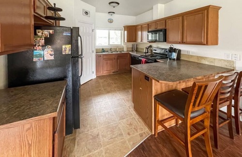 Donnelly Cabin | Cozy Donnelly Bungalow w/Neighborhood Playground