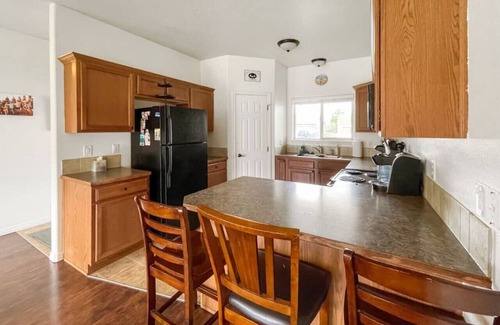 Donnelly Cabin | Cozy Donnelly Bungalow w/Neighborhood Playground