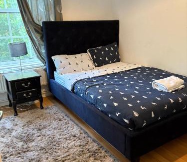 Deptford House | Cozy Double bed room