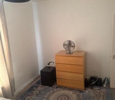 Deptford House | Cozy Double bed room