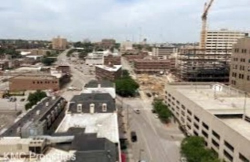 Downtown Omaha Apartment | Cozy Downtown Condo w/ Blue Sky Views