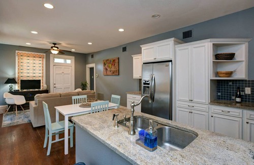 Southtown Apartment | Cozy Downtown Historic House - Casa Verde