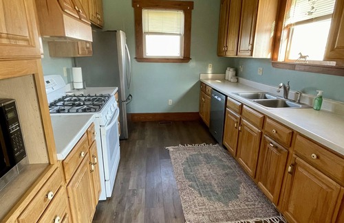 Brookville Other | Cozy family friendly farmhouse, minutes from Brookville lake.