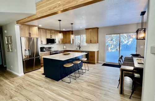 Ponderosa Trails House | Cozy Family retreat with large fenced backyard, Pet-Friendly, and Central Air!