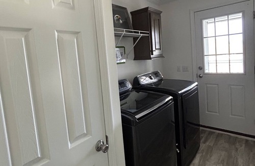 Germantown House | Cozy farm stay with mountain views!