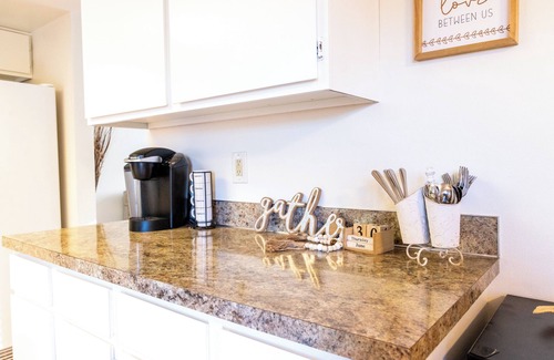 Tri-Cities House | Cozy Farmhouse in charming Kennewick.