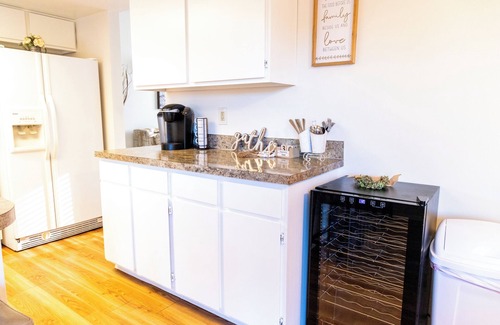 Tri-Cities House | Cozy Farmhouse in charming Kennewick.