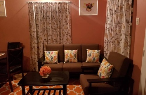 Black Rock House | Cozy fully furnished apartment. Five walking distance from the beach.