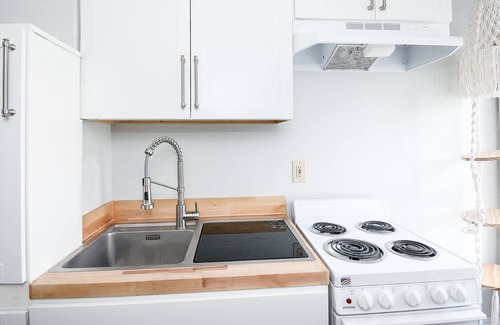 Miller Southside Apartment | Cozy Game Day Rental - Walking distance to Lane Stadium