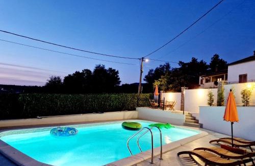 Grabri House | Cozy getaway house Luana