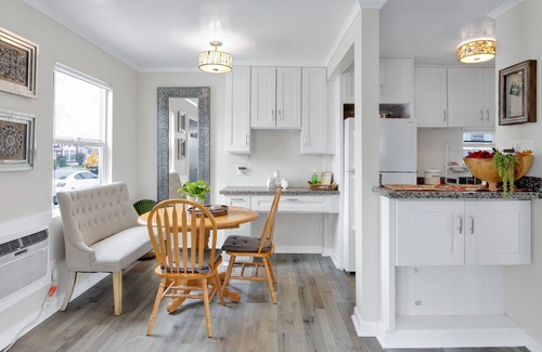 Downey House | Cozy Getaway near Disney/Knott’s and Beachesn