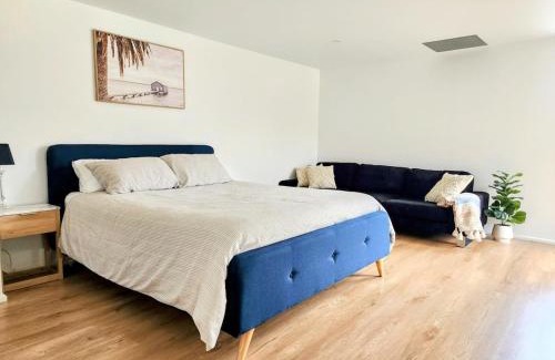 Cranebrook Apartment | Cozy Getaway with private backyard