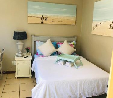 Weltevredenpark Apartment | Cozy guest suite with private access