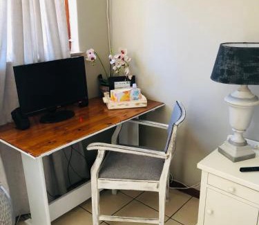 Weltevredenpark Apartment | Cozy guest suite with private access