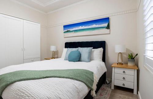 Wollongong CBD House | Cozy Heritage Home 10mins walk to Wollongong Hospital with Free Parking and Fast Internet