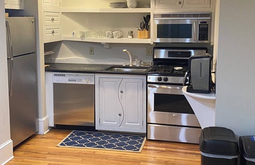 Rotterdam Junction Apartment | Cozy Hideaway! private apartment, minutes to downtown Saratoga Springs.