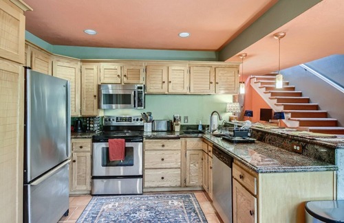 Platt Park House | Cozy Historic Duplex Located in the Heart of Denver - Private Home Gym!