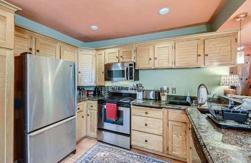 Platt Park House | Cozy Historic Duplex Located in the Heart of Denver - Private Home Gym!