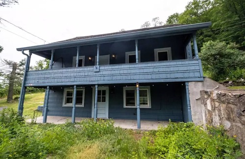 Town of East Fishkill House | Cozy, Historical Cottage on The Appalachian Trail