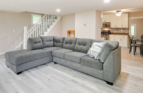 Holcombe House | Cozy Holcombe Home w/ Fire Pit: Near Trails!