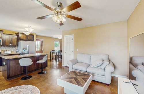 Kingsland House | Cozy home, close to LBJ with full kitchen, living room, patio and WIFI