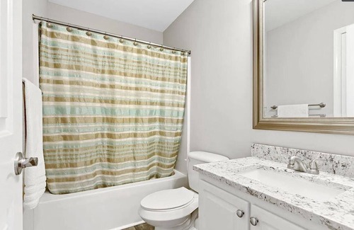 Taylors House | Cozy home in a peaceful neighborhood15 minutes to downtown Greenville and Greer.