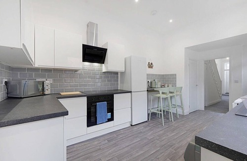 Sunderland House | Cozy Home in Avenue Terrace, Sleeps 8