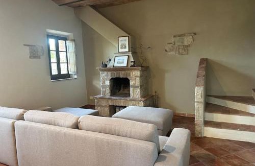 Asciano Apartment | Cozy home in countryside Asciano Siena -renovated!