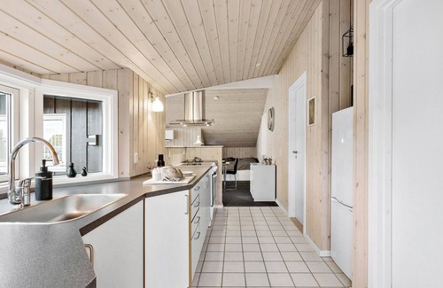 Frørup House | Cozy home in Frørup with kitchen