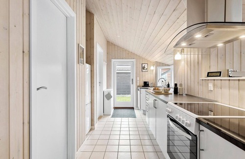 Frørup House | Cozy home in Frørup with kitchen