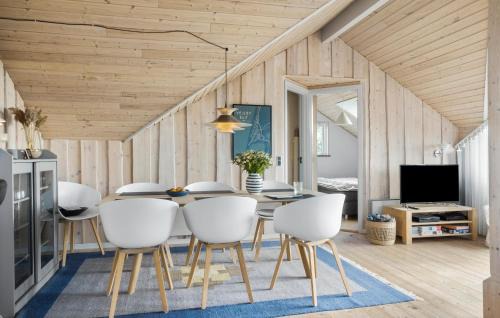 Harboore House | Cozy Home In Harboøre