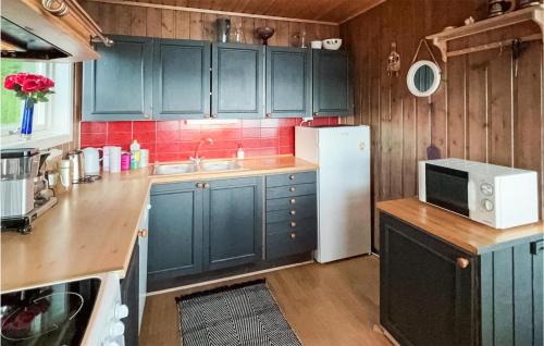 Hemne House | Cozy Home In Hellandsjøen With Kitchen