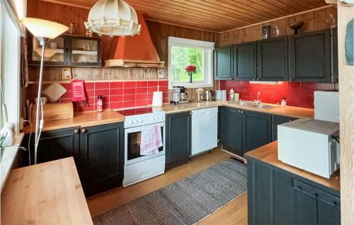 Hemne House | Cozy Home In Hellandsjøen With Kitchen
