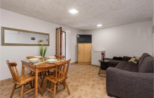 Senj House | Cozy Home In Jablanac