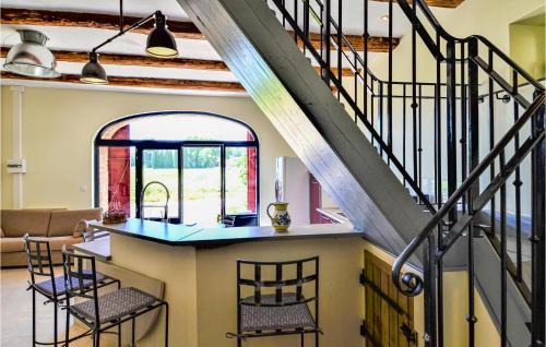 Mornas House | Cozy Home In Mornas With Kitchen