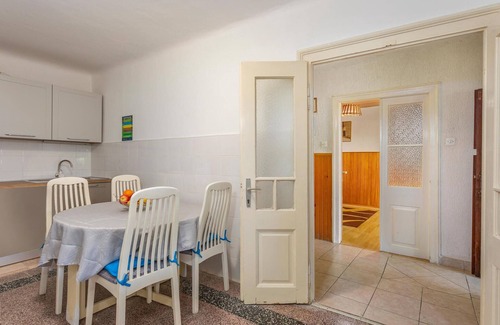Municipality of Omisalj House | Cozy home in Omisalj with kitchen