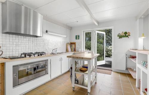 Nexo House | Cozy Home In Svaneke With Kitchen