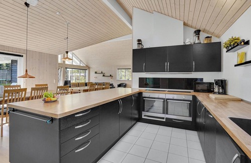 Hoensinge House | Cozy home in Vig with kitchen