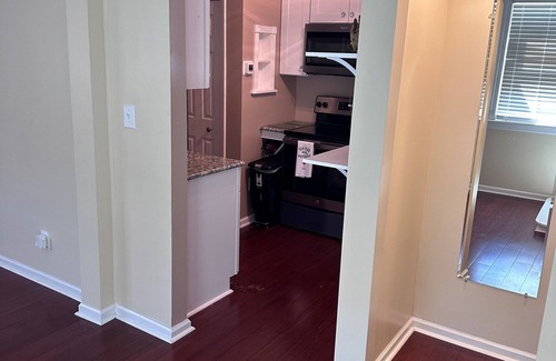 Greenville House | Cozy home located close to Louisville that features 2 separate living areas.