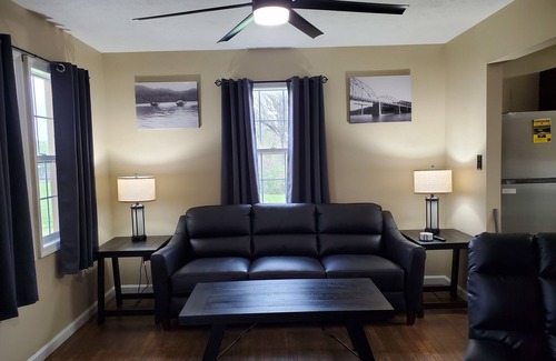 Byrdstown House | Cozy home - Newly Remodeled