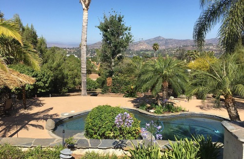 Kit Carson House | Cozy Home Retreat 25 min from San Diego Safari Park, Zoo, Lego Land, Sea World