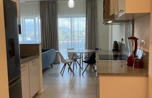 Trianon Apartment | Cozy home Riverpark residence